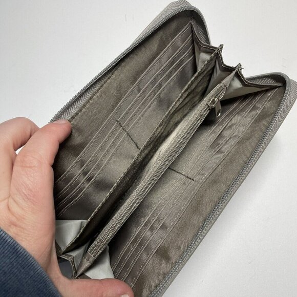 Nicole Miller New York Gray Textured Leather Wallet 4 Inner Compartments - Picture 4 of 5